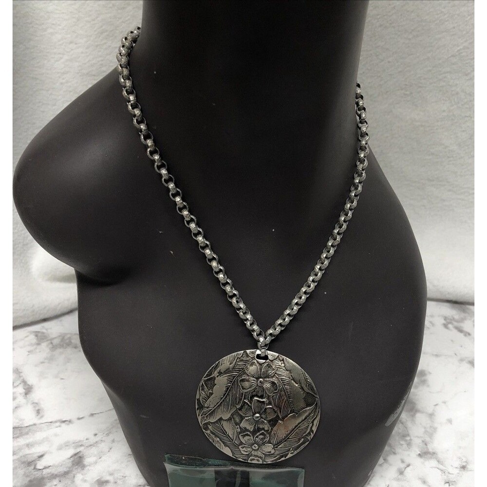Vintage 1950s Hammered Pressed Aluminum Floral Medallion Necklace 12.5" MCM